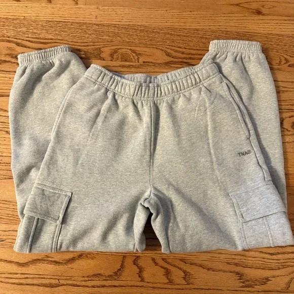 Aritzia TNA Cozy Sweatfleece Mega Cargo™ Jogger – Heather Grey – XS - Picture 4 of 7